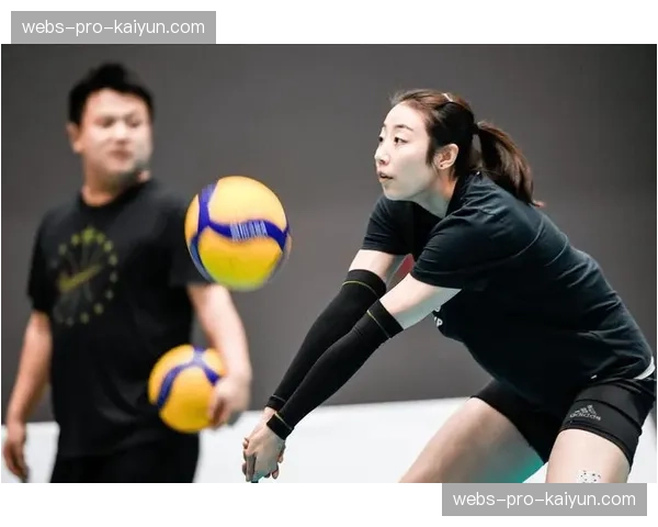 姚迪曾在2022-2023赛季效力斯坎迪奇女排，随队夺得CEV杯冠军